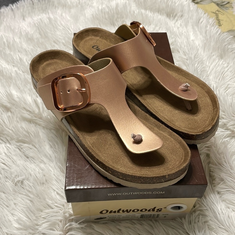 Brand new in box size 8 in rose gold